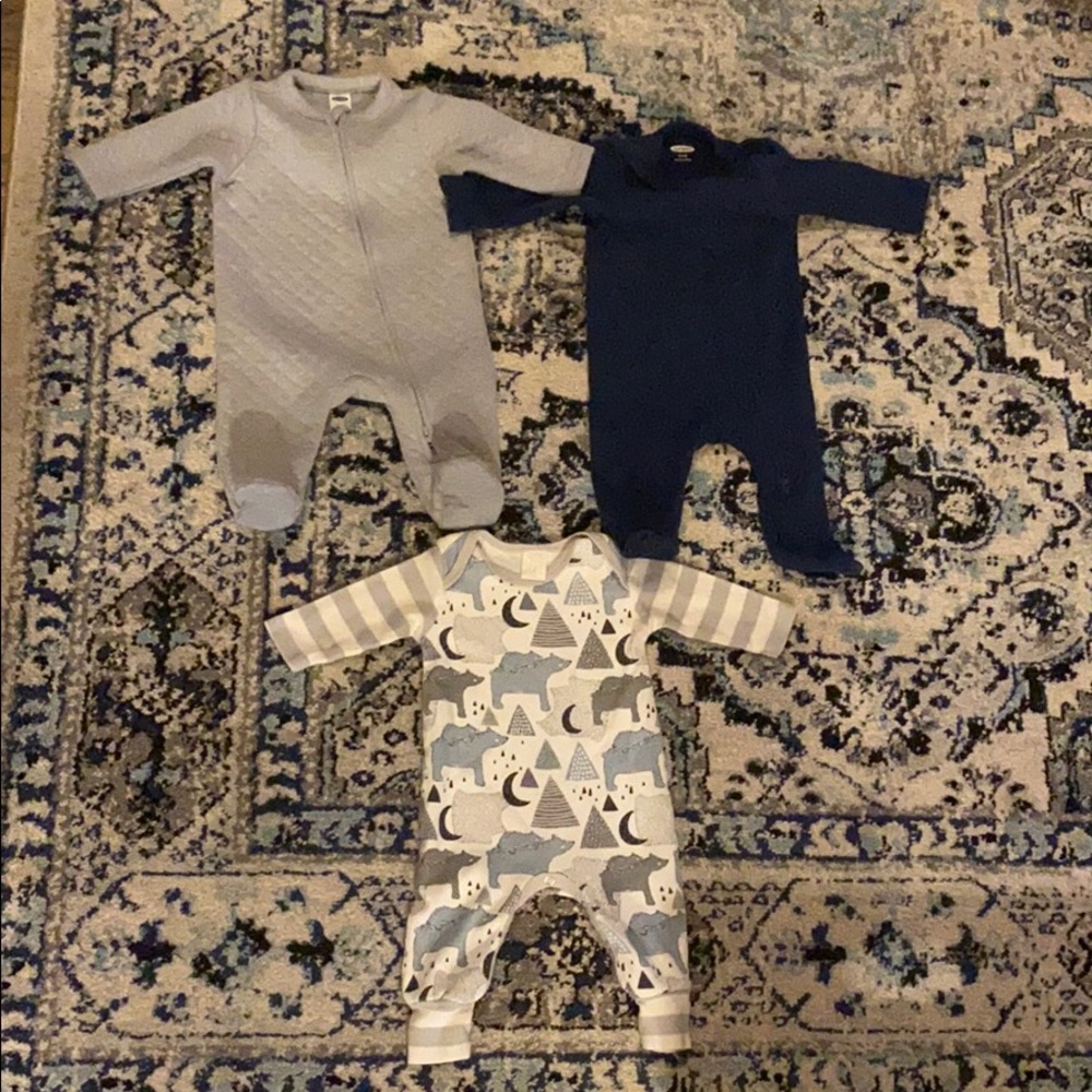 *SOLD* Old Navy 0-3month bundle